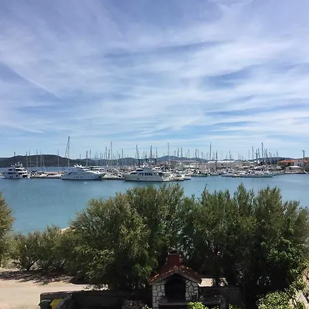 Butterfly Tonkica Nyaraló *