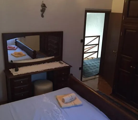 Butterfly Tonkica * Betina (Sibenik-Knin)